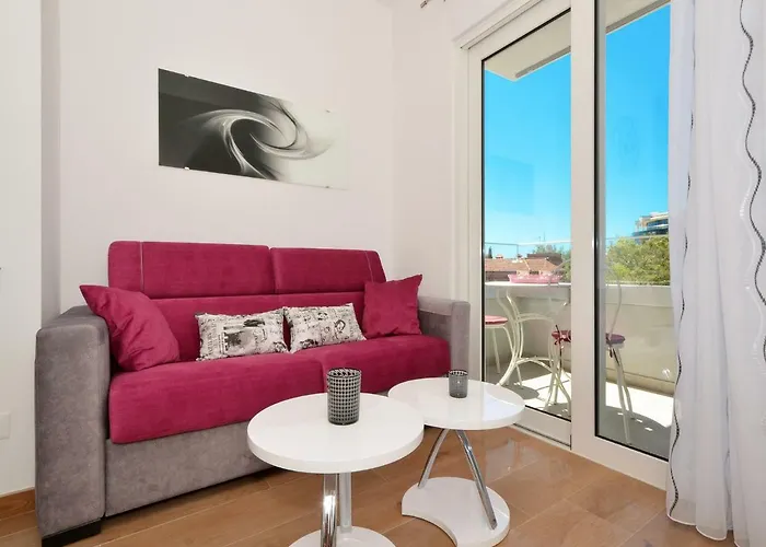 Luxury Marionik 公寓 *